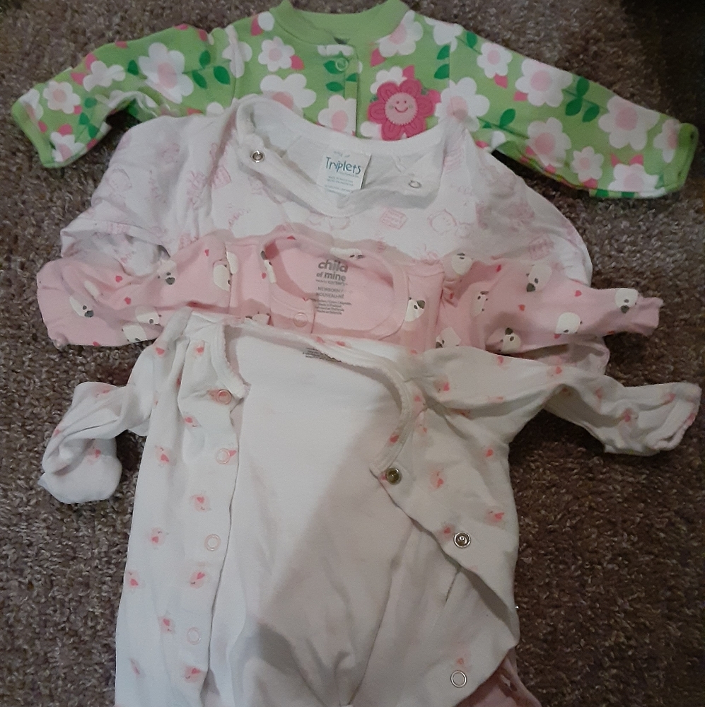 NEWWBORN ONIESIES PAJAMAS